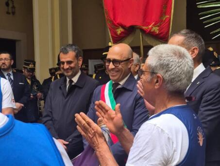 Galleria foto 'Taranto celebra San Cataldo: il rito de “u’ pregge” apre i festeggiamenti – FOTO' - foto 1