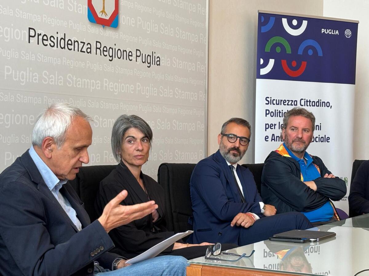In Puglia nasce il primo Short Master contro mafie e corruzione, don Angelo Cassano: «I clan cambiano e si evolvono» In Puglia nasce il primo Short Master contro mafie e corruzione, don Angelo Cassano: «I clan cambiano e si evolvono»