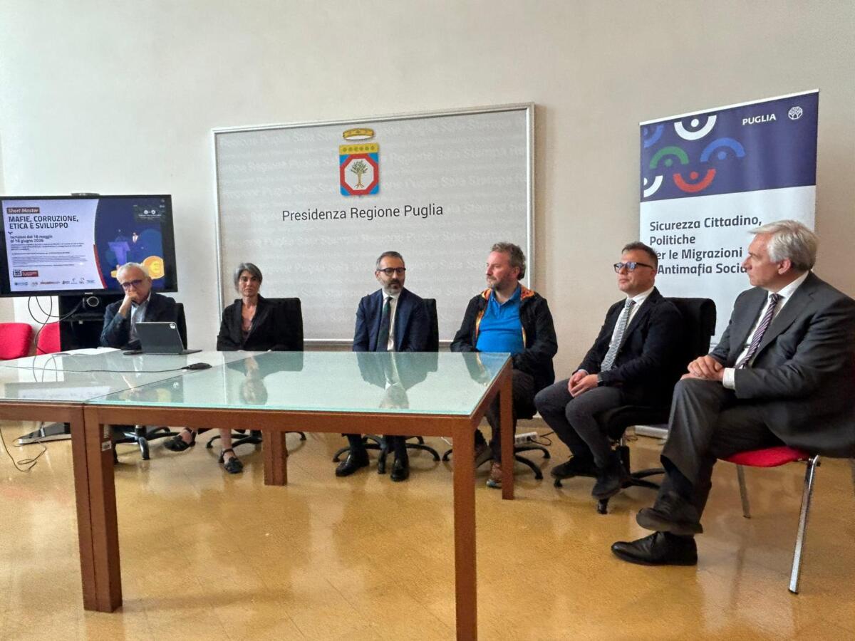In Puglia nasce il primo Short Master contro mafie e corruzione, don Angelo Cassano: «I clan cambiano e si evolvono» In Puglia nasce il primo Short Master contro mafie e corruzione, don Angelo Cassano: «I clan cambiano e si evolvono»