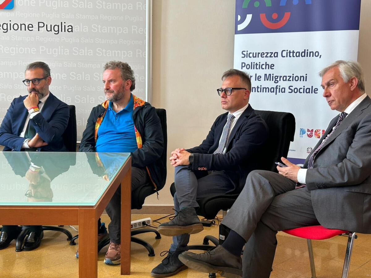 In Puglia nasce il primo Short Master contro mafie e corruzione, don Angelo Cassano: «I clan cambiano e si evolvono» In Puglia nasce il primo Short Master contro mafie e corruzione, don Angelo Cassano: «I clan cambiano e si evolvono»