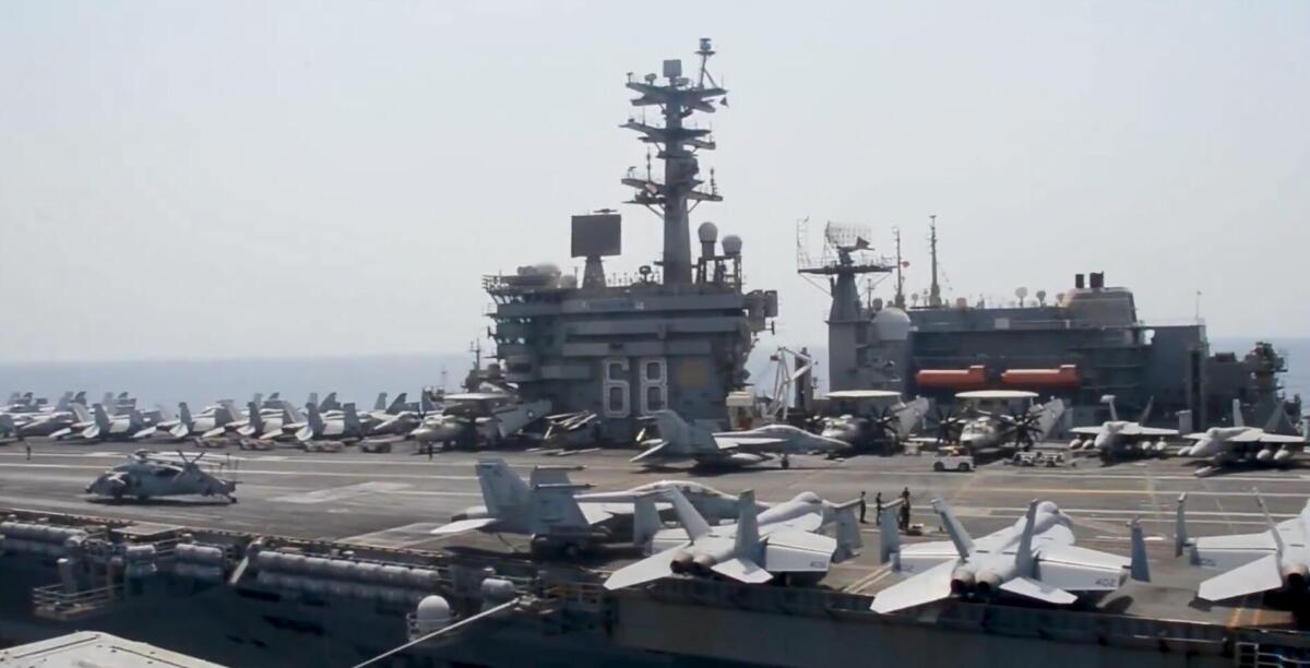 Cuba, la portaerei Usa Nimitz nel Mar dei Caraibi: sale la tensione Cuba, la portaerei Usa Nimitz nel Mar dei Caraibi: sale la tensione