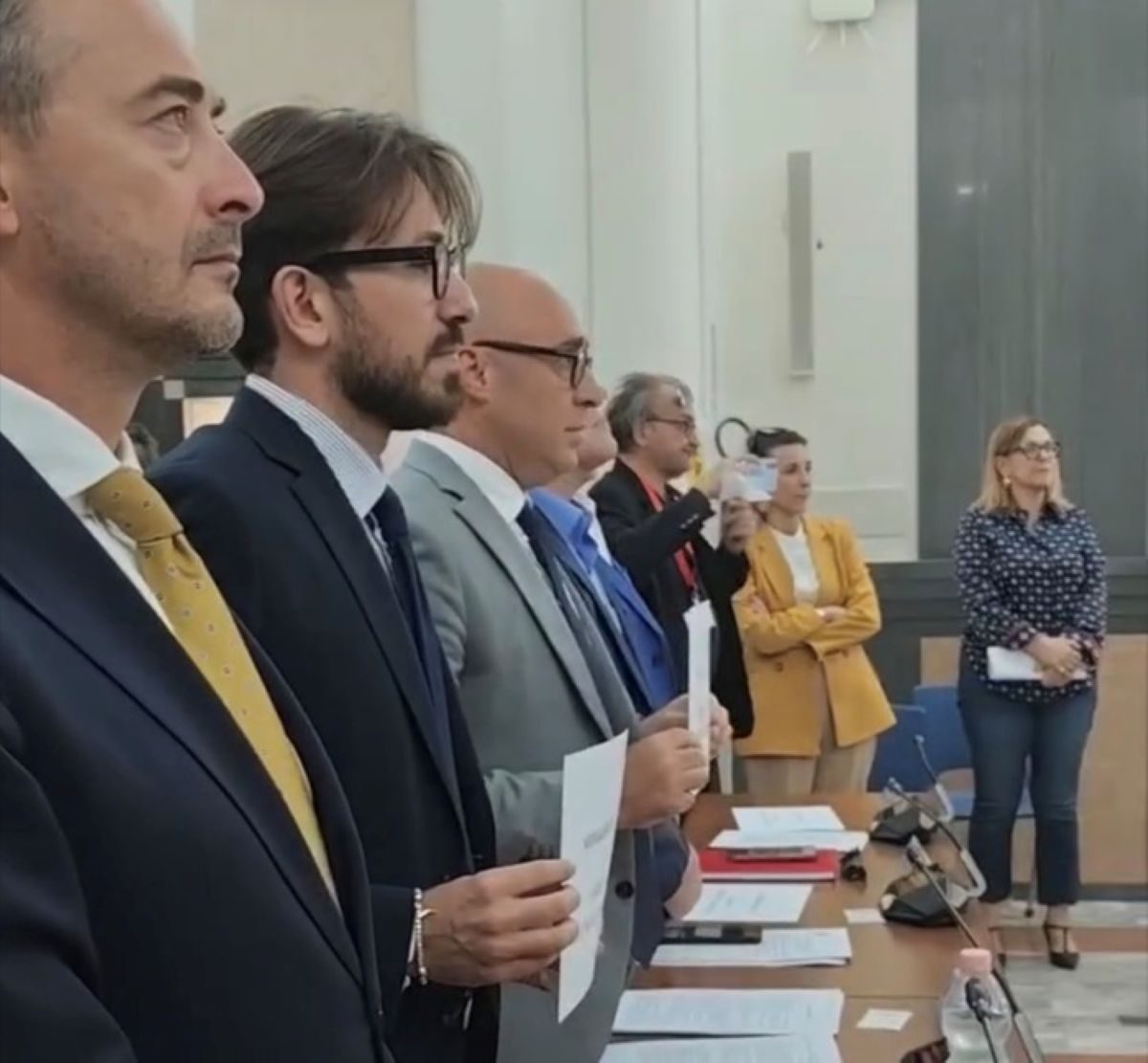Omicidio Sako, Taranto contro il razzismo: minuto di silenzio e solidarietà delle istituzioni in Consiglio comunale Omicidio Sako, Taranto contro il razzismo: minuto di silenzio e solidarietà delle istituzioni in Consiglio comunale