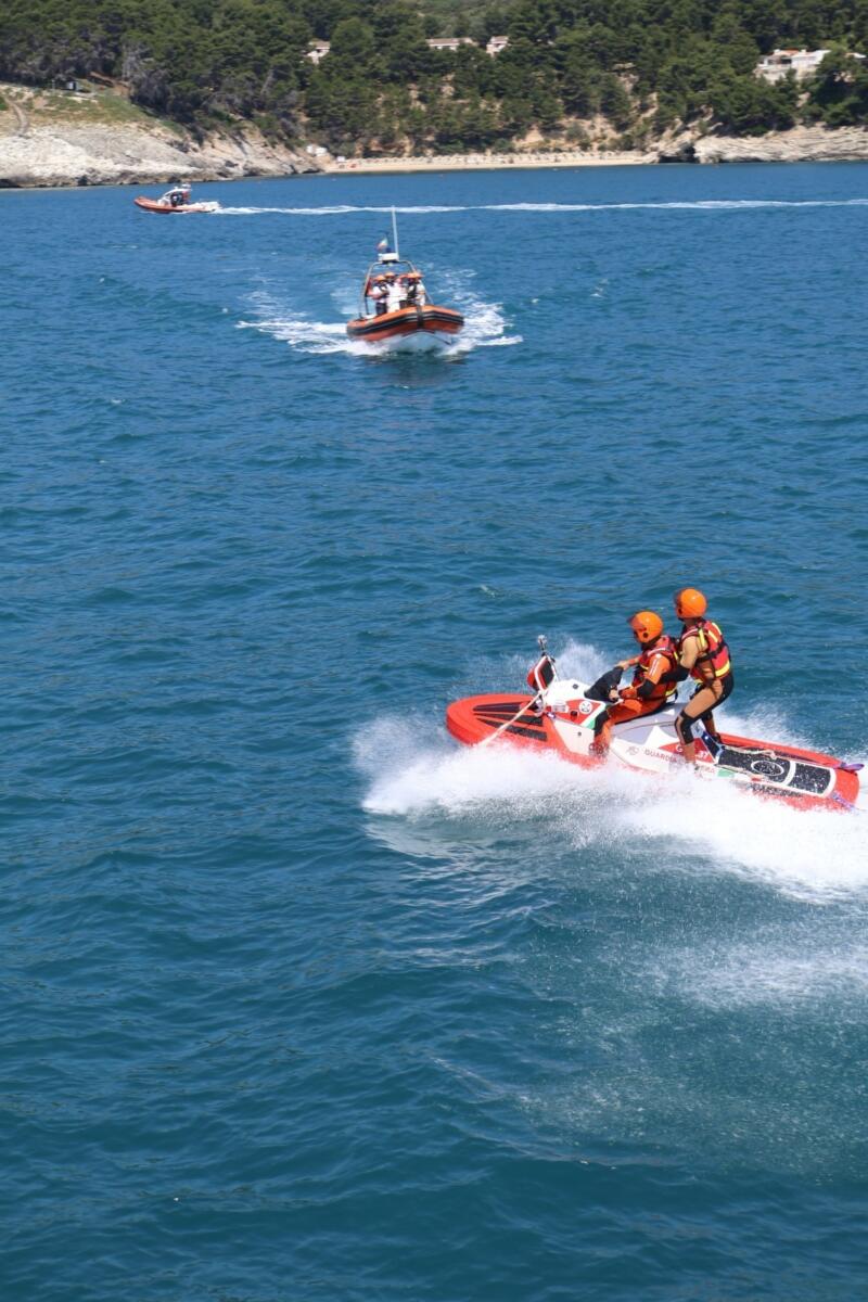 Gargano, maxi-esercitazione antincendio: oltre 150 persone evacuate via mare – VIDEO Gargano, maxi-esercitazione antincendio: oltre 150 persone evacuate via mare – VIDEO