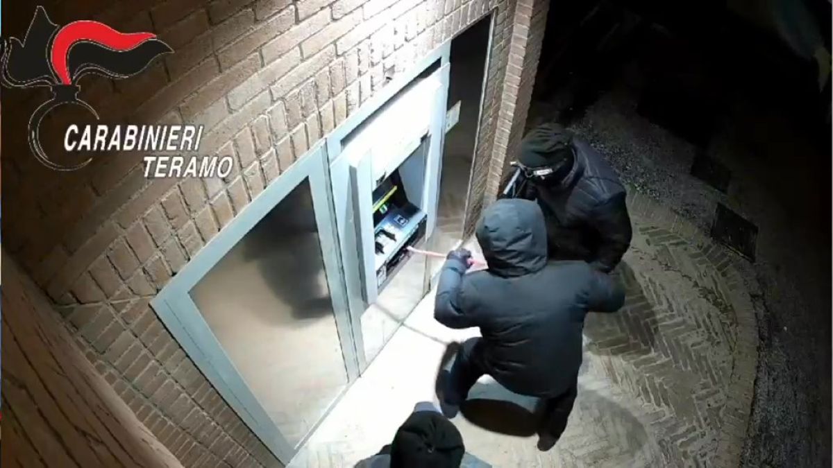 Scacco alla “banda della marmotta”, sei arresti tra le province di Foggia e Barletta-Andria-Trani Scacco alla “banda della marmotta”, sei arresti tra le province di Foggia e Barletta-Andria-Trani