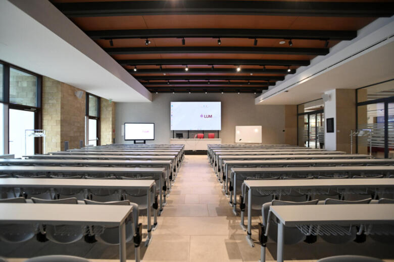 aula lum