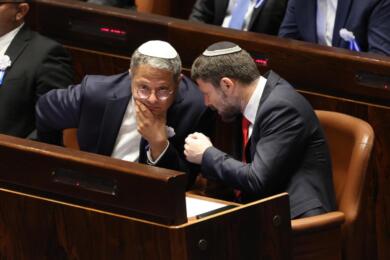 Ben Gvir, il volto feroce della destra che tiene in sacco Tel Aviv: Netanyahu si dissocia