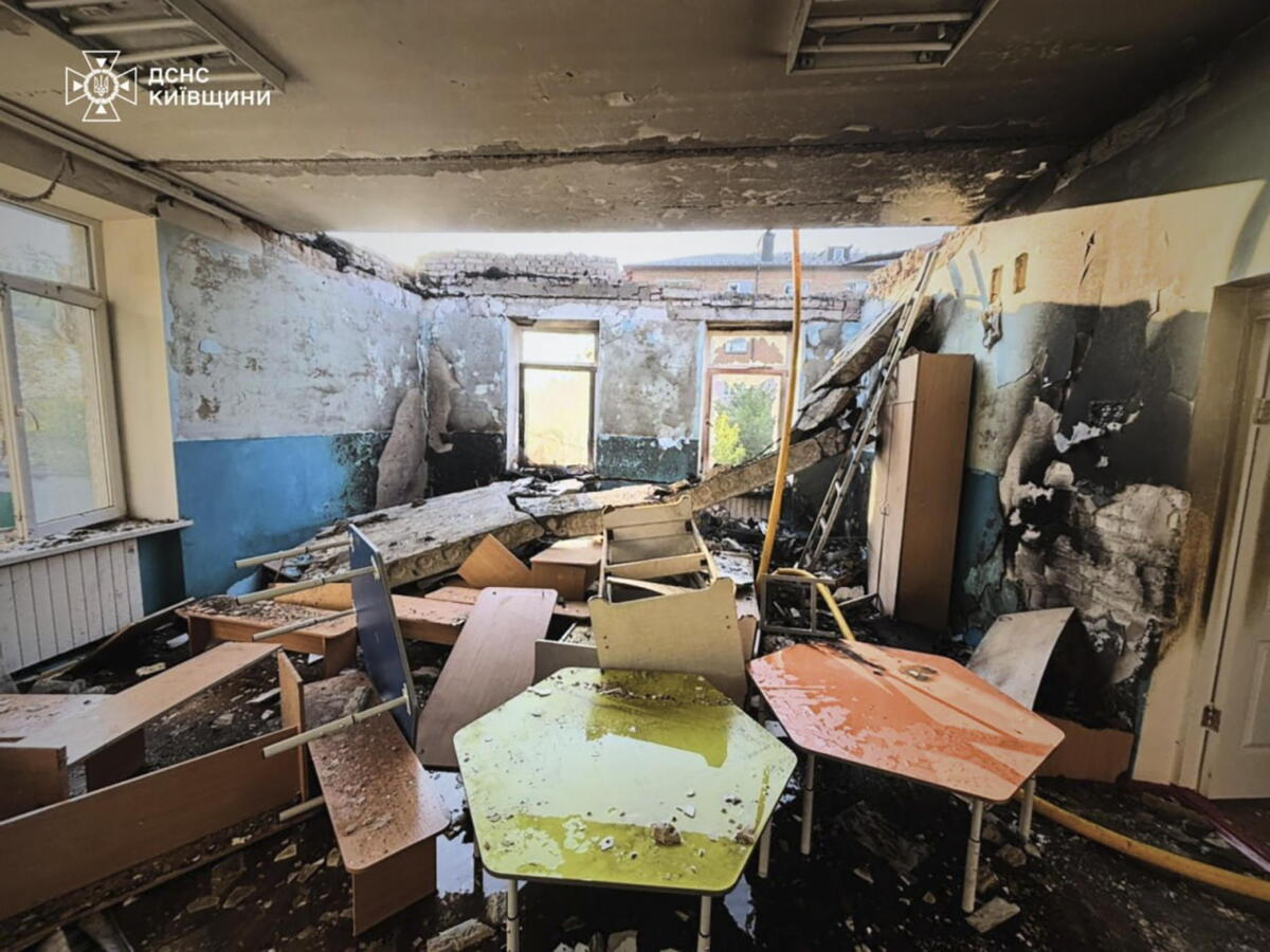 Galleria foto 'Ucraina, Mosca gela Bruxelles: «L’Ue esclusa dalla mediazione». E dopo la tregua riprendono i bombardamenti' - foto 1