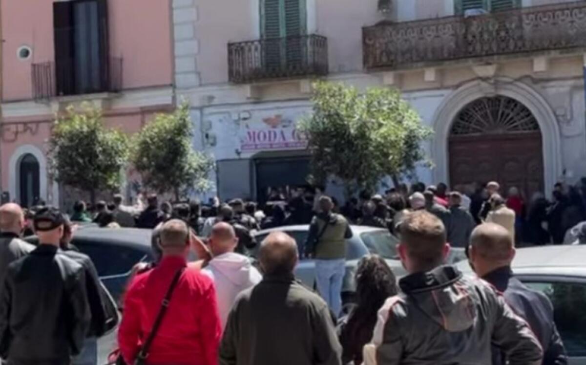 Galleria foto 'Macabra scoperta a Carbonara: trovato morto nel negozio “Moda Casa” 68enne scomparso' - foto 1
