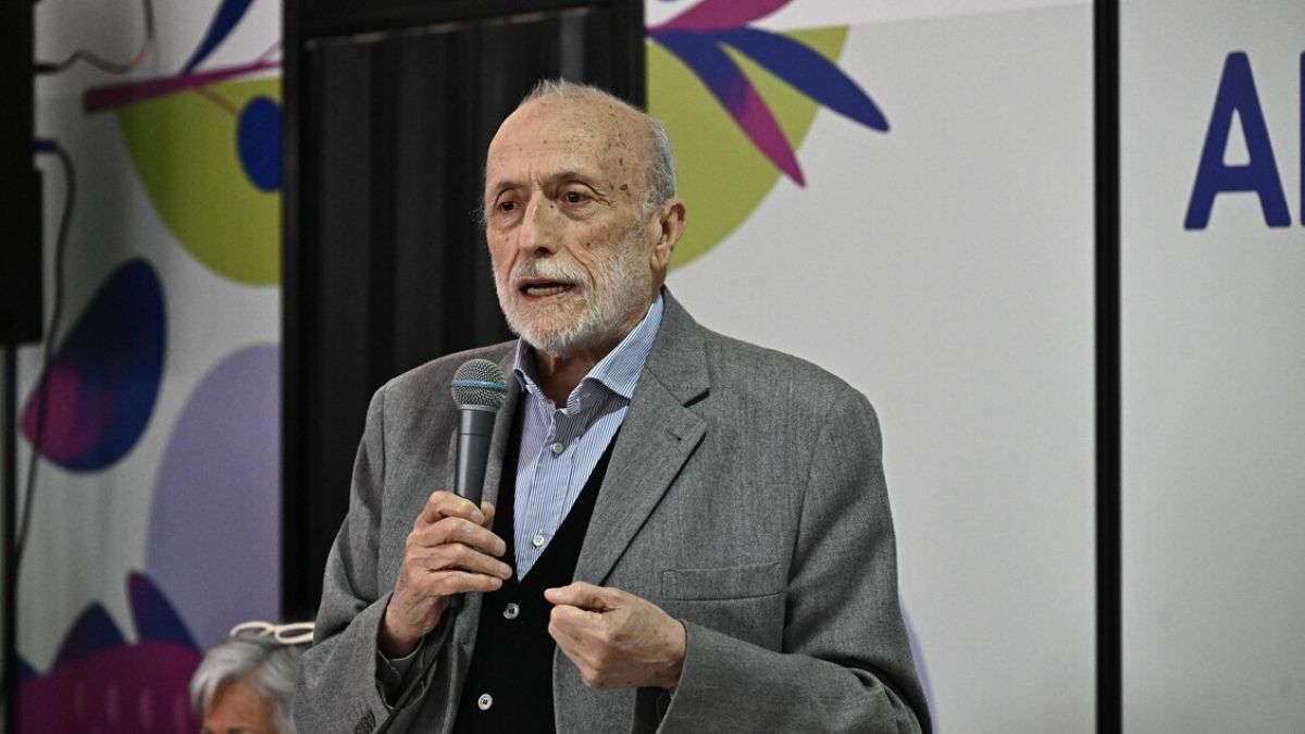 Addio a Carlo Petrini, è morto a 76 anni il fondatore di Slow Food e Terra Madre Addio a Carlo Petrini, è morto a 76 anni il fondatore di Slow Food e Terra Madre