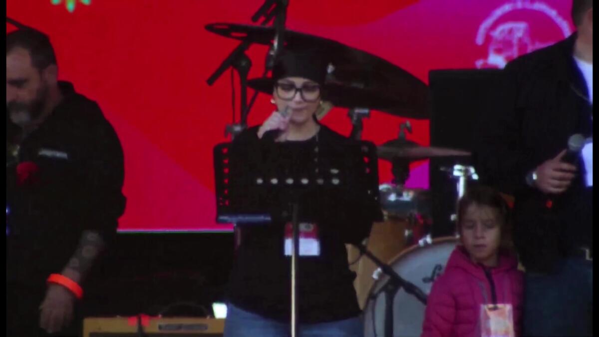 Galleria foto 'La forza di Carlotta, 15 anni e la lotta contro la malattia: la sua testimonianza all’Uno Maggio Taranto – VIDEO' - foto 1