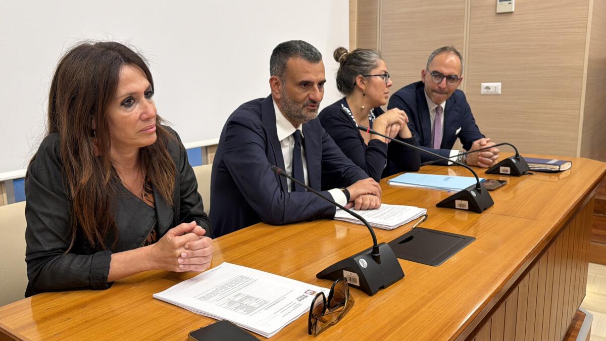 “Mare democratico” in Puglia: 10 milioni per spiagge libere, inclusive e hi-tech – VIDEO