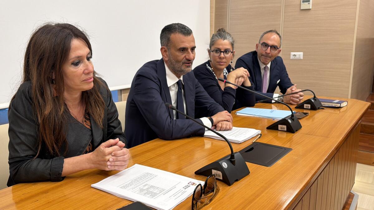 “Mare democratico” in Puglia: 10 milioni per spiagge libere, inclusive e hi-tech – VIDEO