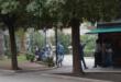 Bari, bottigliate a pochi metri dai bambini in piazza Umberto. La denuncia social: «Ostaggi del degrado»