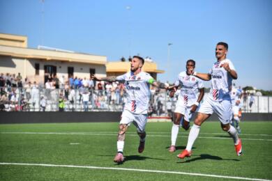 Eccellenza, Taranto-Apice 3-1. Camicia: «Tifo fantastico». Loiodice: «Restiamo concentrati»