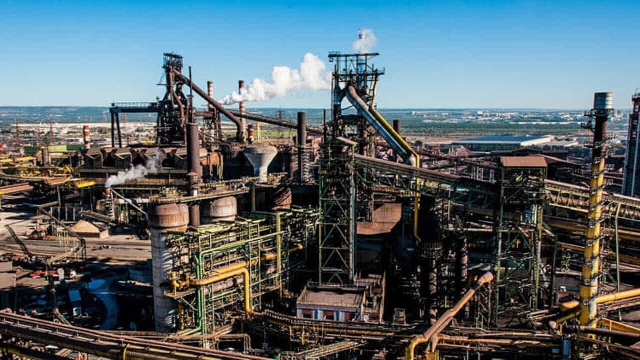 Taranto, emissioni di sostanze dall’ex Ilva: arriva la diffida del Ministero dell’Ambiente Taranto, emissioni di sostanze dall’ex Ilva: arriva la diffida del Ministero dell’Ambiente