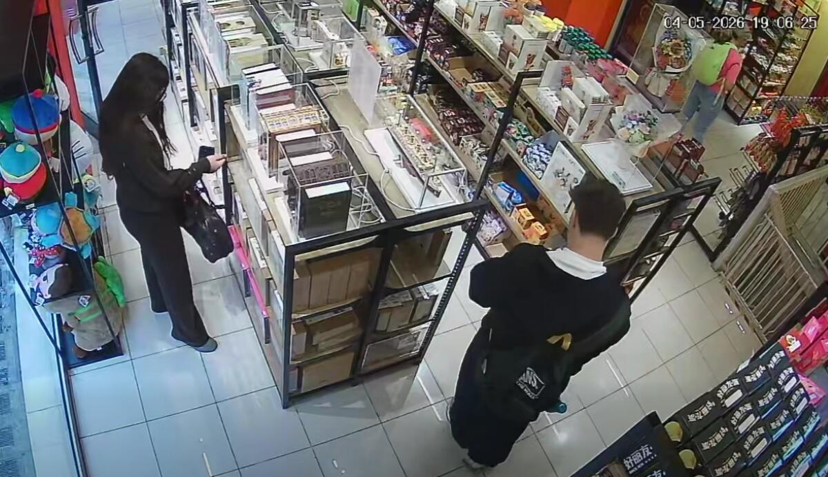 Galleria foto 'Non c’è pace per “Funny Yummy”, ennesimo furto nello store a Bari: «Fanciulli tornate a pagare» – VIDEO' - foto 1
