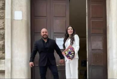 Il matrimonio di Gianni e Serena in piazza: tutto il piccolo comune di Carlantino li festeggia