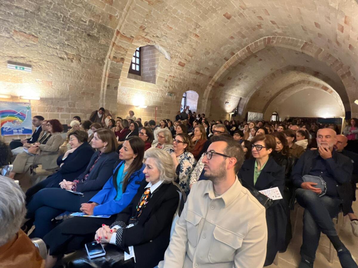 Galleria foto 'Copertino, inaugurata l’edizione 2026 del “Veliero parlante”: rivoluzioni educative tra pace, futuro e comunità' - foto 1