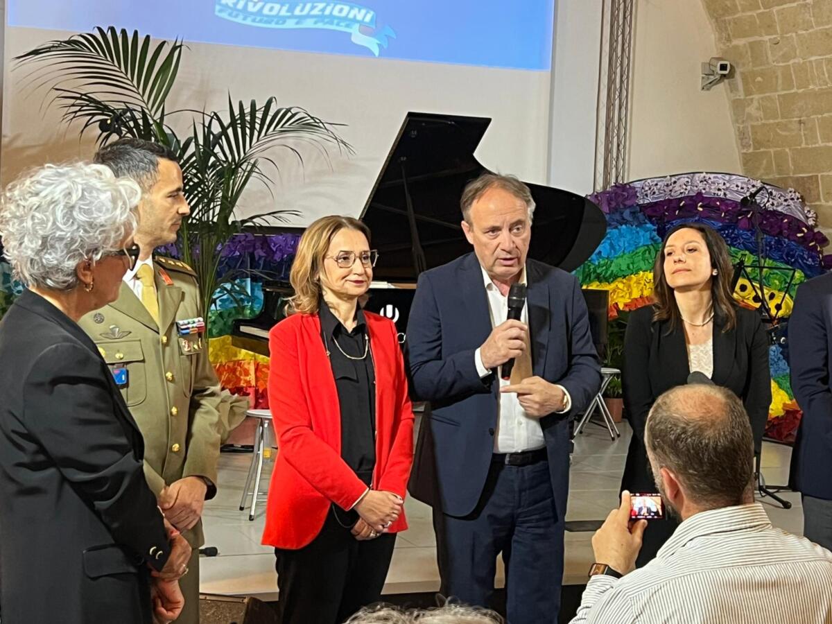 Galleria foto 'Copertino, inaugurata l’edizione 2026 del “Veliero parlante”: rivoluzioni educative tra pace, futuro e comunità' - foto 5