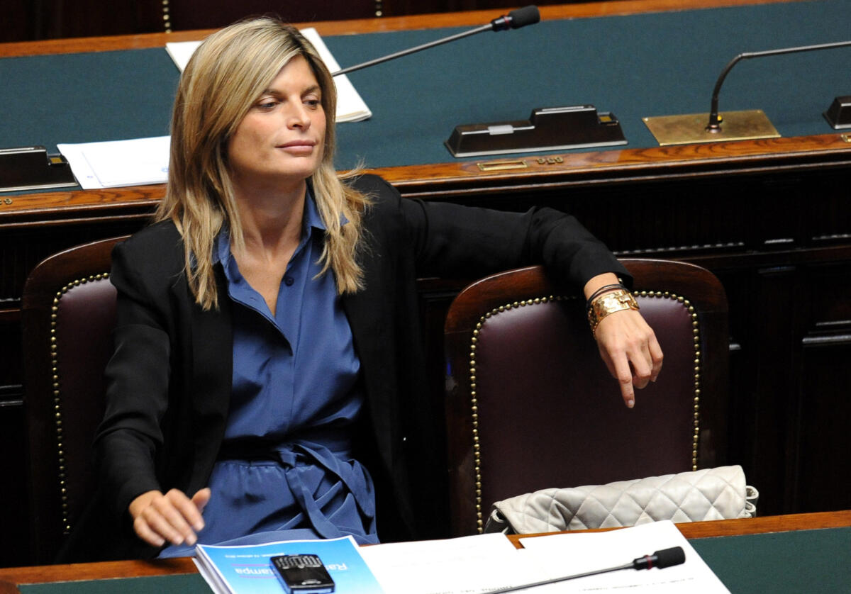 Laura Ravetto lascia la Lega e aderisce a Futuro nazionale, Vannacci: «Darà un contributo importante» Laura Ravetto lascia la Lega e aderisce a Futuro nazionale, Vannacci: «Darà un contributo importante»