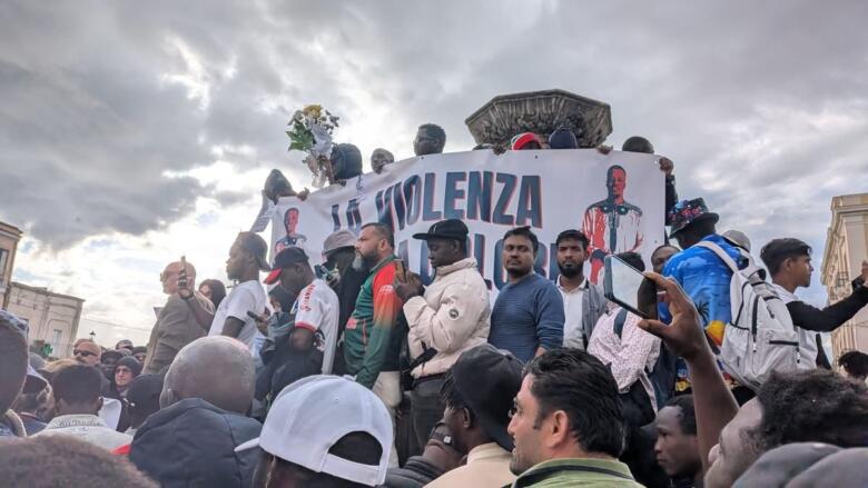 manifestazione bakari sako taranto