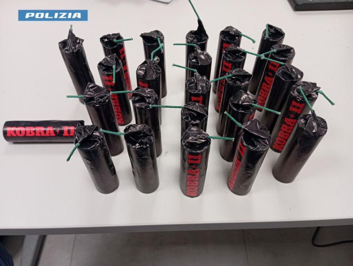 Il bagagliaio dell’auto carico di “marmotte”, esplosivo e chiodi a tre punte: arrestati 2 cerignolani – FOTO