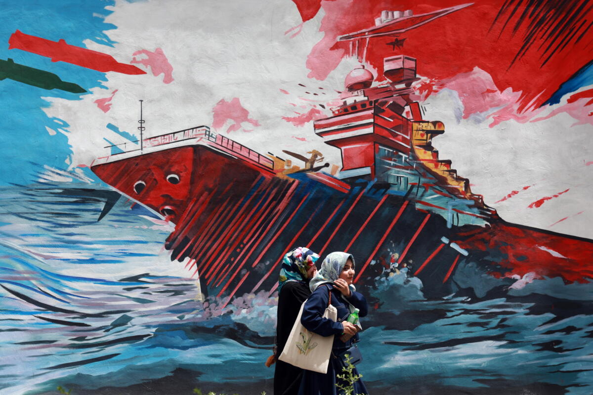 Galleria foto 'Fregata Usa colpita da missili a Hormuz, ma la Marina smentisce: «Solo un avvertimento»' - foto 1