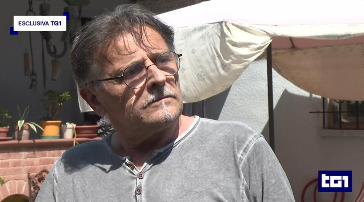 Garlasco, il padre di Sempio: «Andrea è innocente, è stata una vigliaccata» Garlasco, il padre di Sempio: «Andrea è innocente, è stata una vigliaccata»