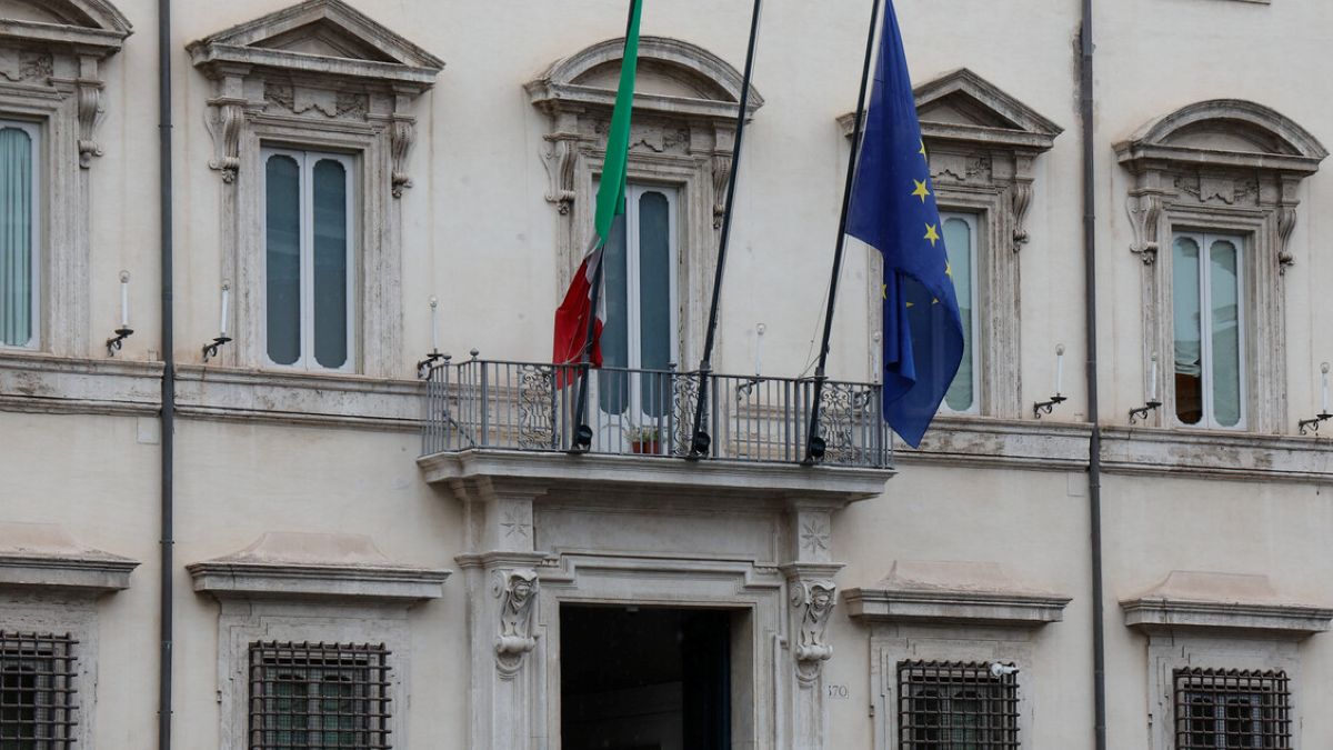Galleria foto 'Vertice a Palazzo Chigi, Meloni fa il punto sulla legge elettorale: aperto il dialogo con le opposizioni' - foto 1
