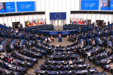 Russia-Ucraina, l’Unione europea cerca l’intesa sul mediatore: tra i papabili Draghi e Merkel