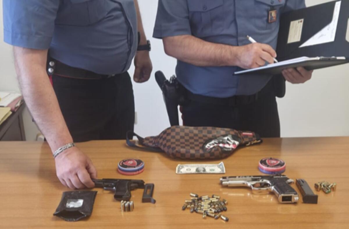 Trepuzzi, nel Suv aveva una pistola carica e e 44 proiettili: arrestato un 42enne Trepuzzi, nel Suv aveva una pistola carica e e 44 proiettili: arrestato un 42enne