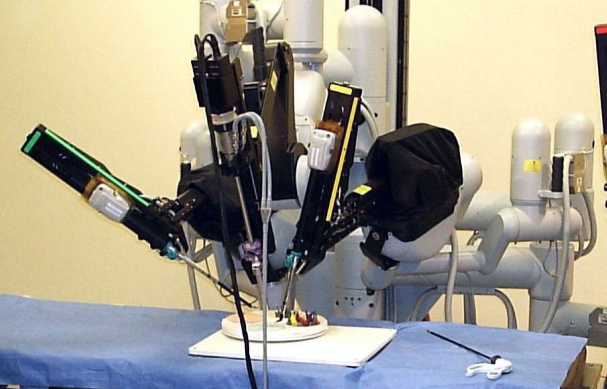Galleria foto 'Il deficit della sanità pugliese, l’acquisto dei robot “Da Vinci”: milioni di euro spesi senza regia' - foto 1