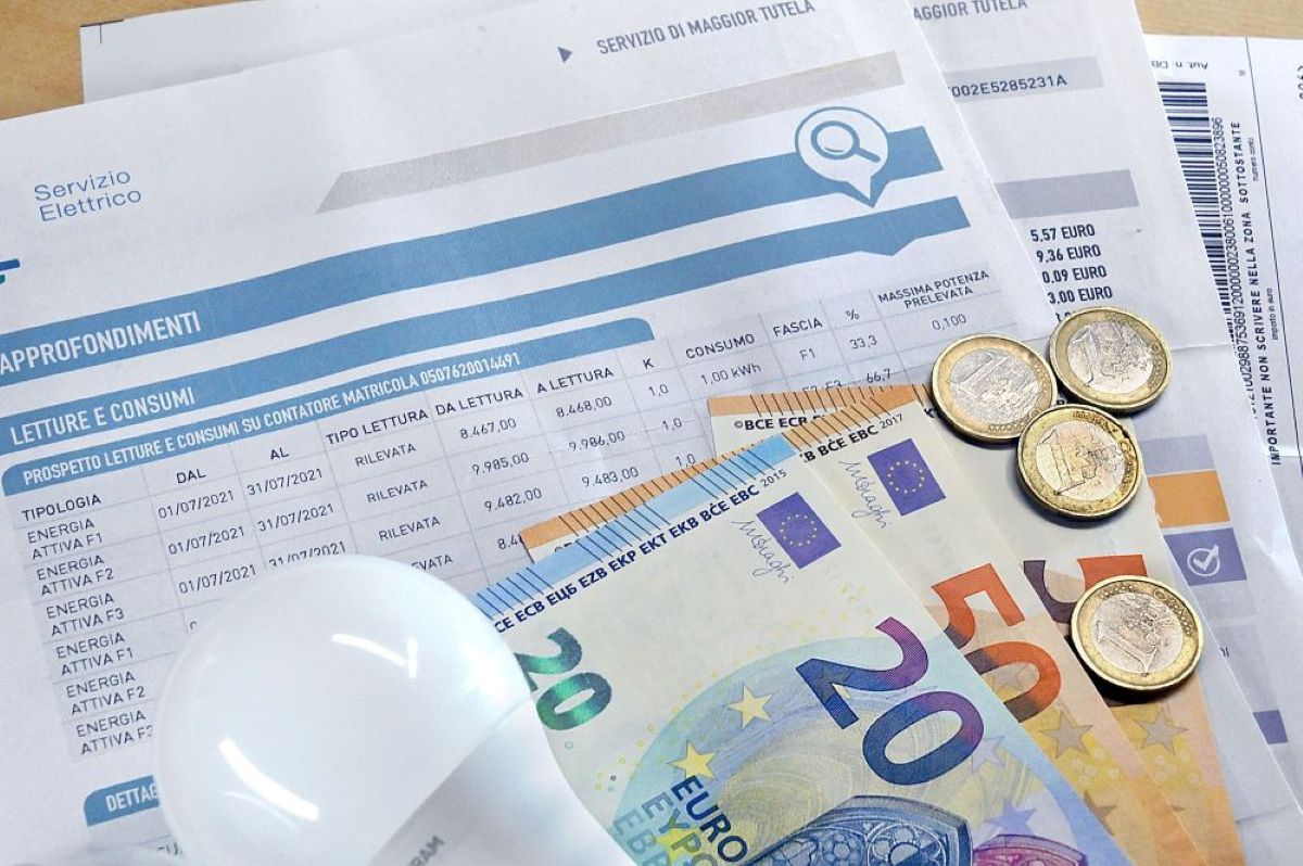Galleria foto 'L’inflazione torna a mordere, spunta l’ipotesi eurobond ma i 27 dell’UE non sono concordi' - foto 1