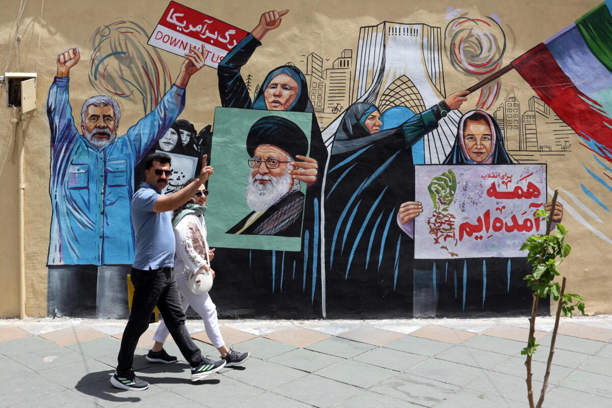 Galleria foto 'Muro contro muro Usa-Iran, la tregua è appesa a un filo: il futuro del conflitto passa da Pechino' - foto 1