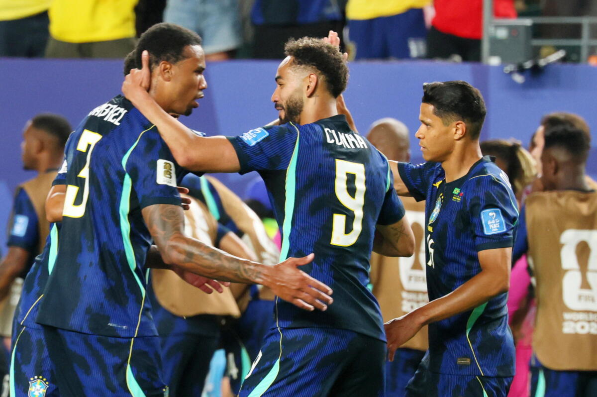 Mondiali: il pallone più antico a Miami in mostra per Scozia-Brasile Mondiali: il pallone più antico a Miami in mostra per Scozia-Brasile