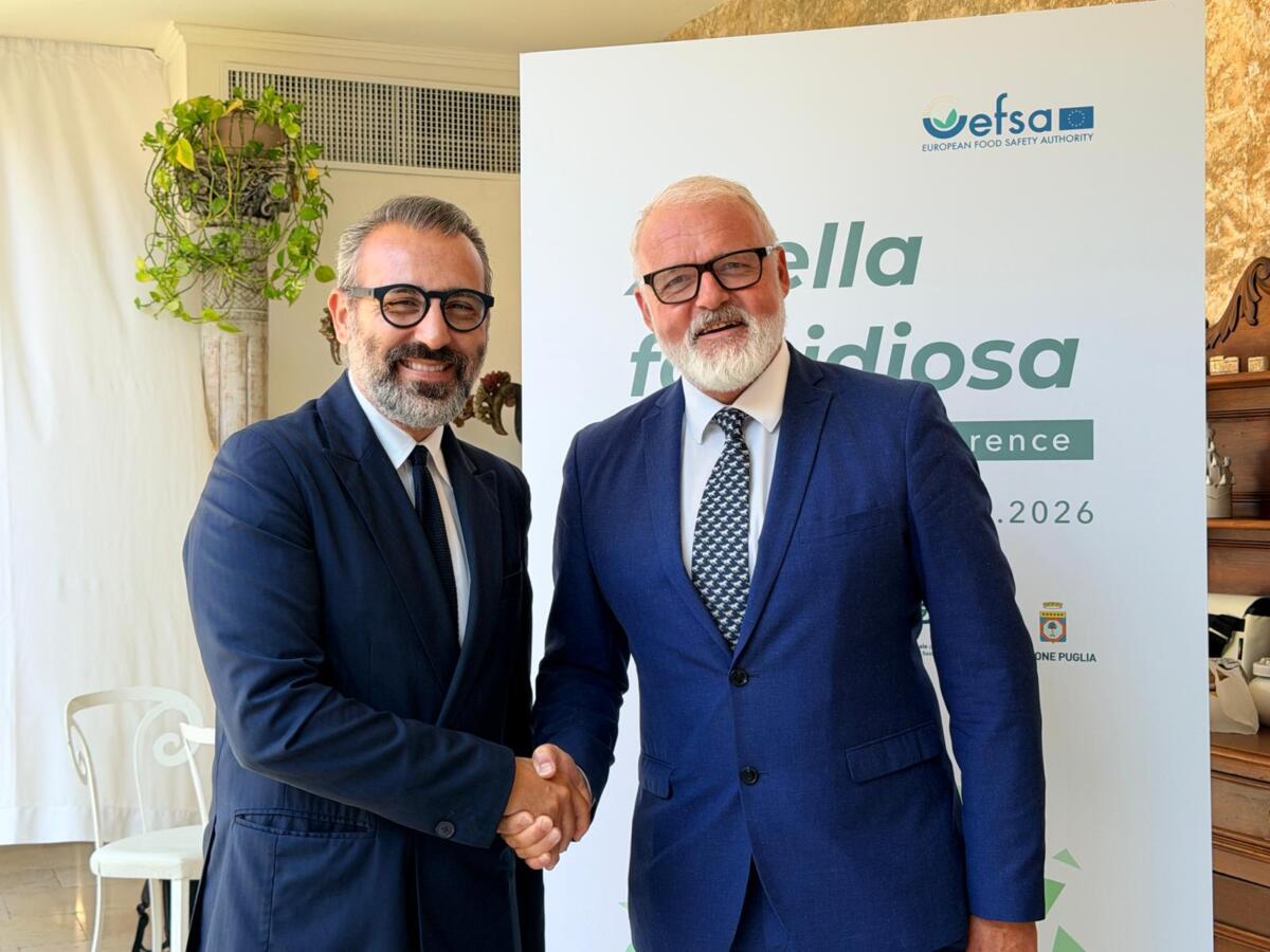 Puglia capitale mondiale della ricerca sulla Xylella: a Mola di Bari la conferenza dell’EFSA Puglia capitale mondiale della ricerca sulla Xylella: a Mola di Bari la conferenza dell’EFSA