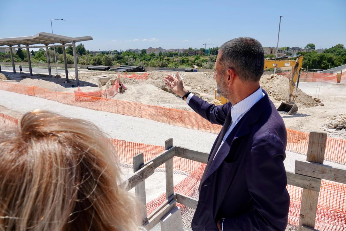 Lecce, pronto entro l’estate il nuovo accesso alla stazione: «Apre la città alla crescita» – FOTO e VIDEO