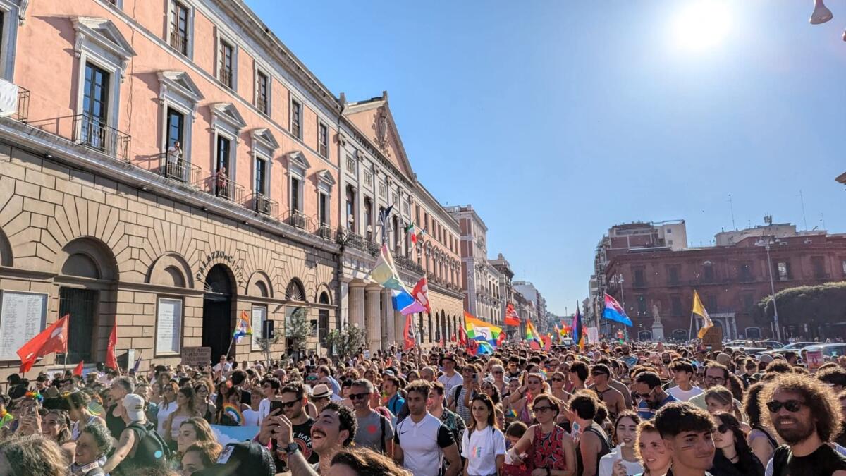 Bari Pride, la famiglia Ambra si dissocia: «Mai autorizzato l’utilizzo del suo nome» Bari Pride, la famiglia Ambra si dissocia: «Mai autorizzato l’utilizzo del suo nome»