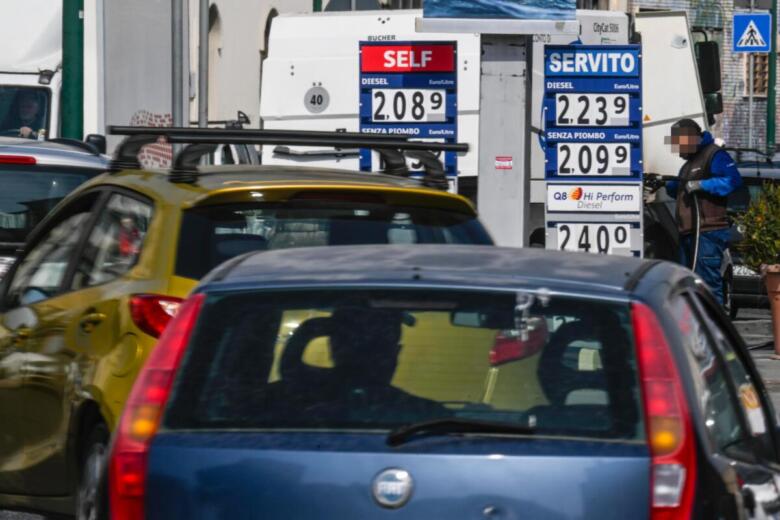 distributore carburante