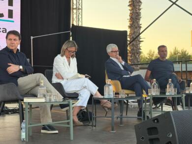Il “nuovo” campo largo parte dal Salento: D’Alema non pone limiti a Decaro