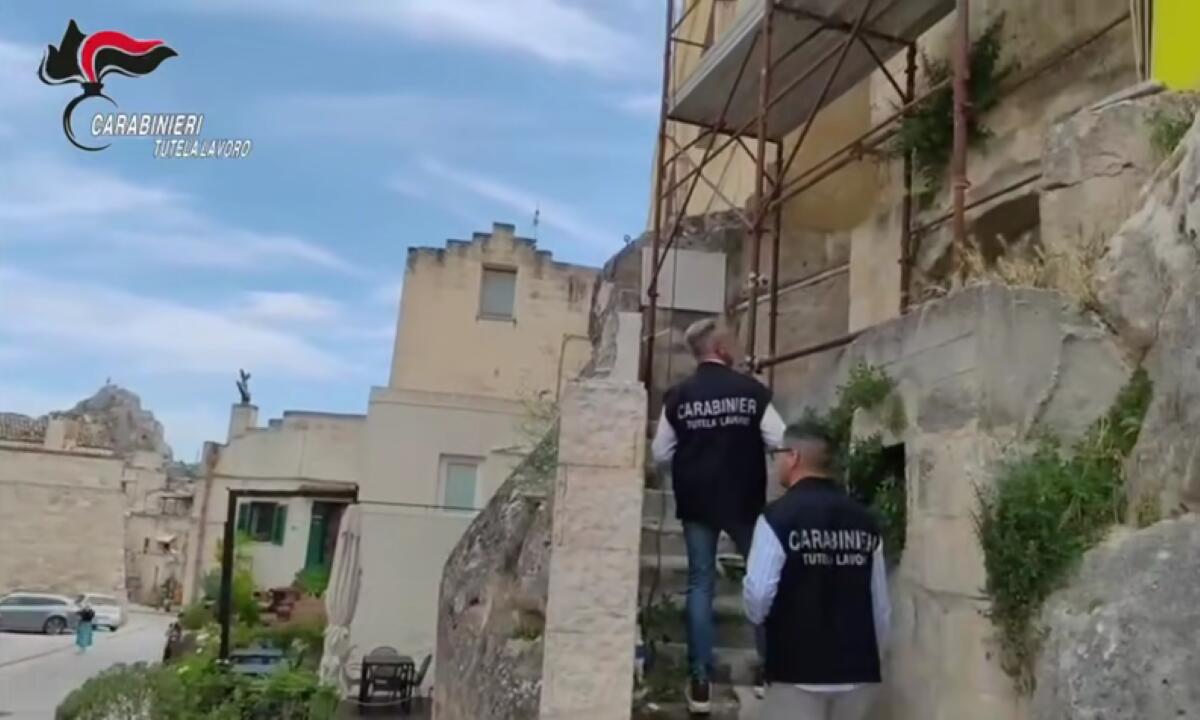 Falsi attestati sulla sicurezza sul lavoro: quattro arresti a Policoro Falsi attestati sulla sicurezza sul lavoro: quattro arresti a Policoro