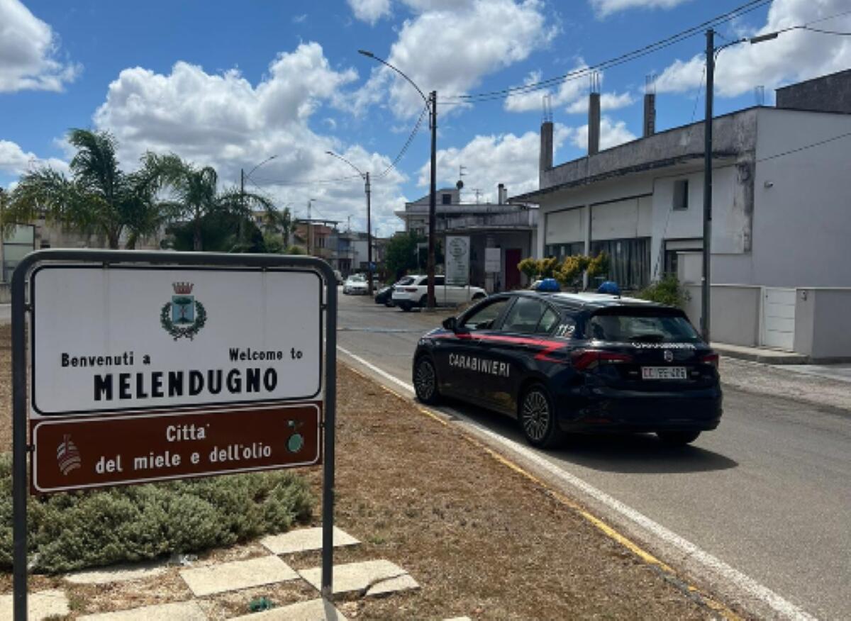 Follia a Melendugno, 32enne aggredisce i carabinieri a calci e gomitate: arrestato Follia a Melendugno, 32enne aggredisce i carabinieri a calci e gomitate: arrestato