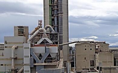 Barletta, il sindaco Cannito blocca la cementeria Buzzi: ordinata la fermata del forno clinker