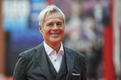 Claudio Baglioni ha la polmonite, 90 giorni di stop: rinviato al 2027 il GrandTour