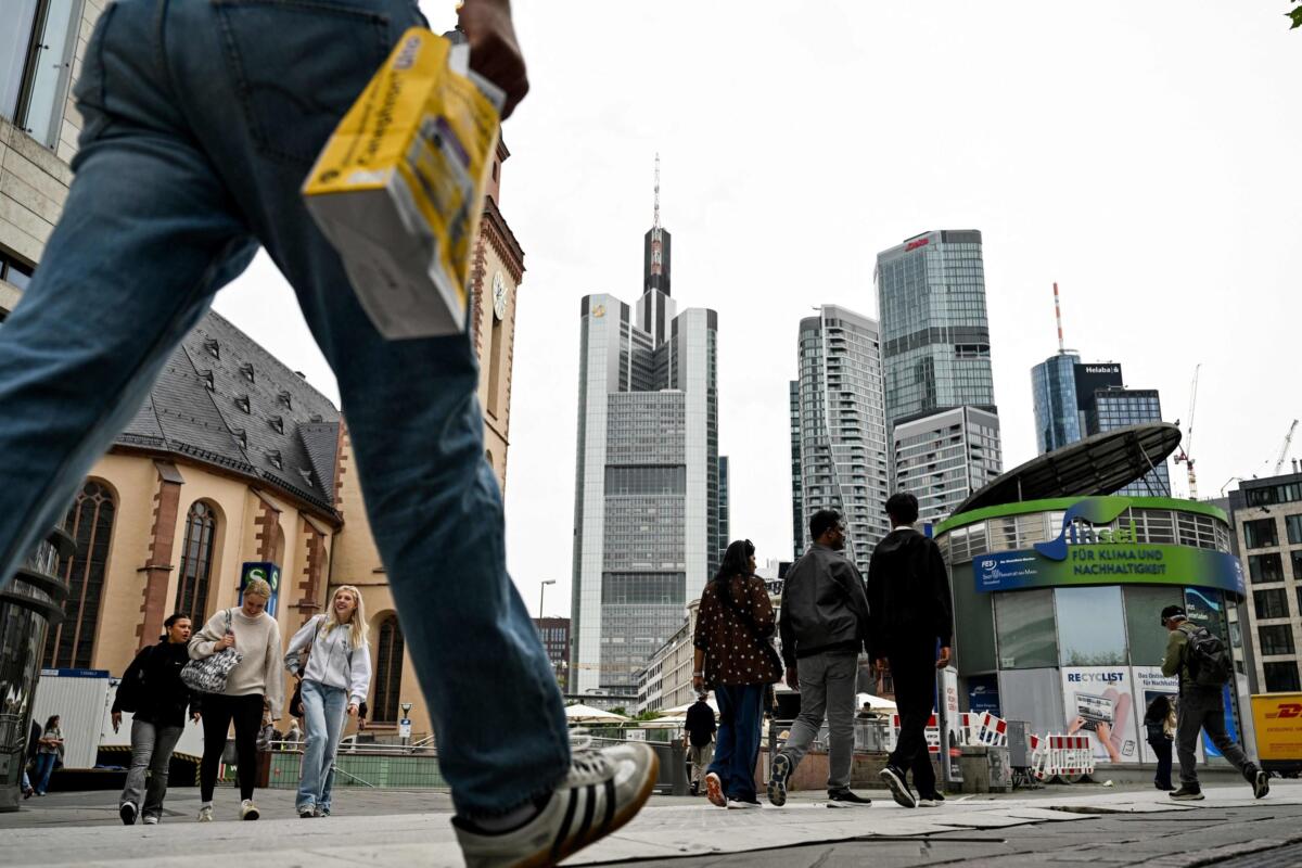 Berlino respinge l’offerta di Unicredit su Commerzbank ma il gruppo avanza Berlino respinge l’offerta di Unicredit su Commerzbank ma il gruppo avanza