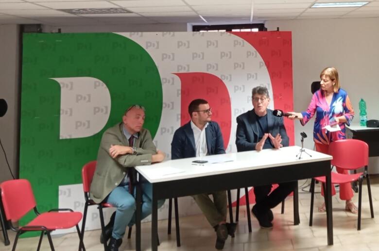 conferenza stampa pd puglia