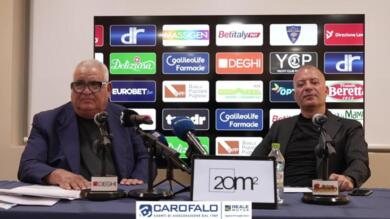 Lecce, si chiude l’era Corvino: «Sono stanco». Sticchi Damiani: «Scelta dolorosa, ora subito al lavoro»