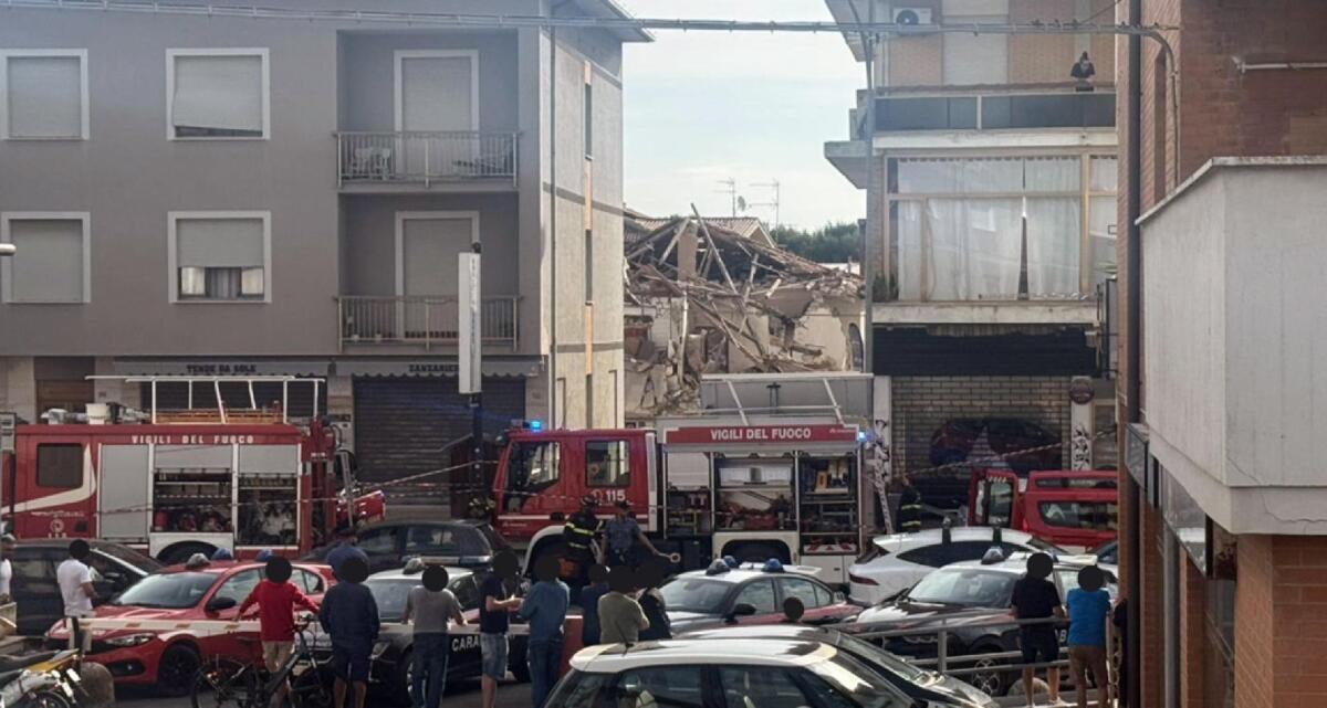 Porto Sant’Elpidio, il bilancio delle vittime si aggrava: tre morti dopo il crollo Porto Sant’Elpidio, il bilancio delle vittime si aggrava: tre morti dopo il crollo