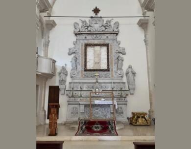 Minervino di Lecce, rubata la tela dall’altare maggiore della chiesa di Santa Lucia