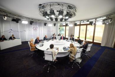 Il G7 in pressing su Putin: «È ora di firmare l’accordo con l’Ucraina». Allo studio nuove sanzioni